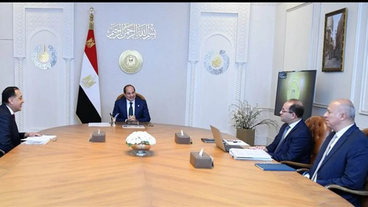 قبل حلول رمضان.. السيسي يوجه بصرف مرتبات فبراير خلال الأسبوع الجاري لكافة الموظفين